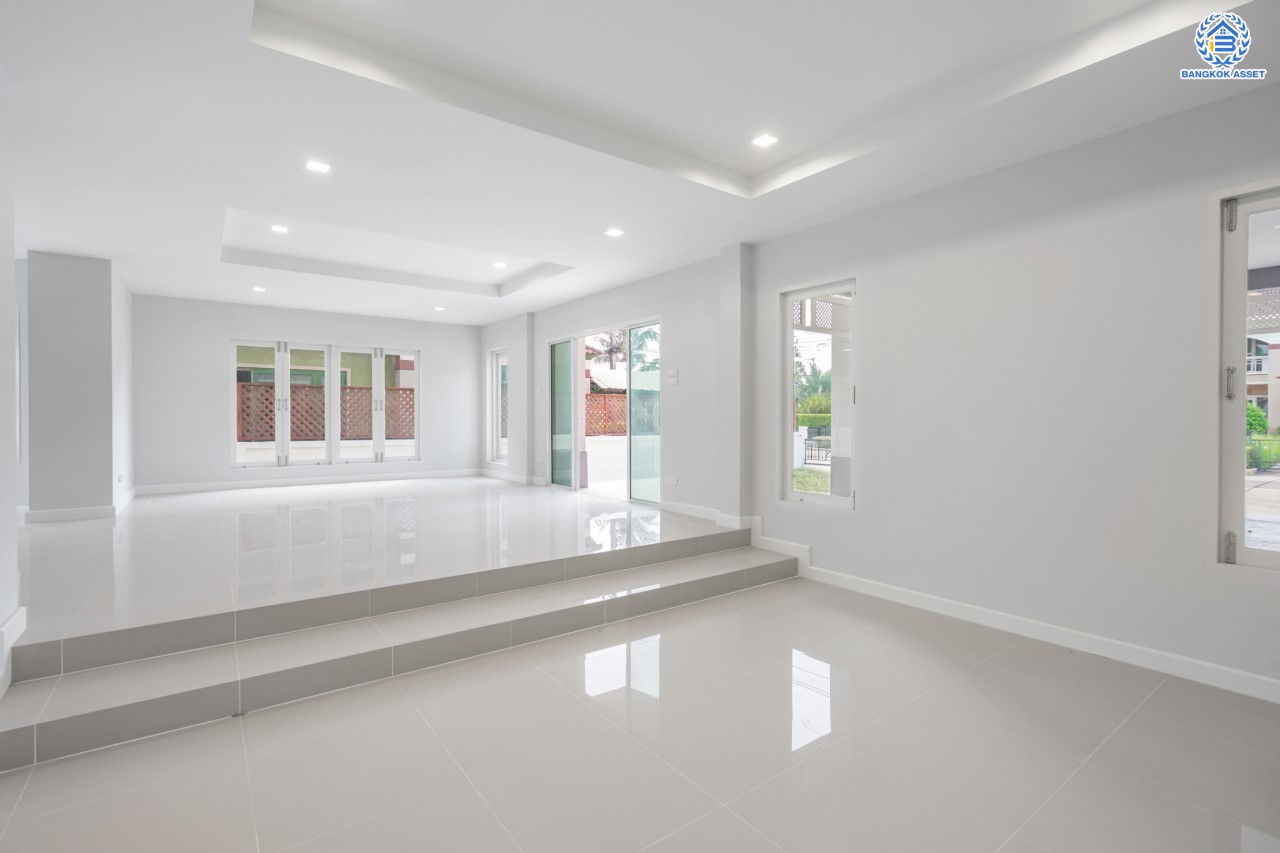 บ้านมือสองตกแต่งใหม่ ม.ธนทอง เอลลิแกนท์โฮม บางบอน4 รองรับทุกความสุข เนื้อที่ 118.1 ตร.ว. ฟังก์ชัน 5 ห้องนอน 5 ห้องน้ำ 1 ห้องแม่บ้าน จอดรถได้ 2 คัน พร้อม Living Area กว้างขวาง บนทำเลใกล้ทางด่วนเพชรเกษม, The Mall บางแค เชื่อมต่อ ถ.พุทธมณฑลสาย4 และ ถ.กาญจนาฯ